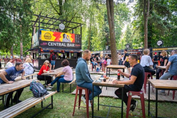 U hladu drevnog parka uzivat ce se u nikad bogatijoj gastro ponudi