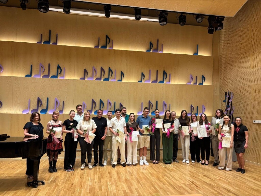 Glazbena škola Vatroslava Lisinskog Bjelovar ispratila novu generaciju maturanata 2026 07 02 glazbenaskolabjelovar 7