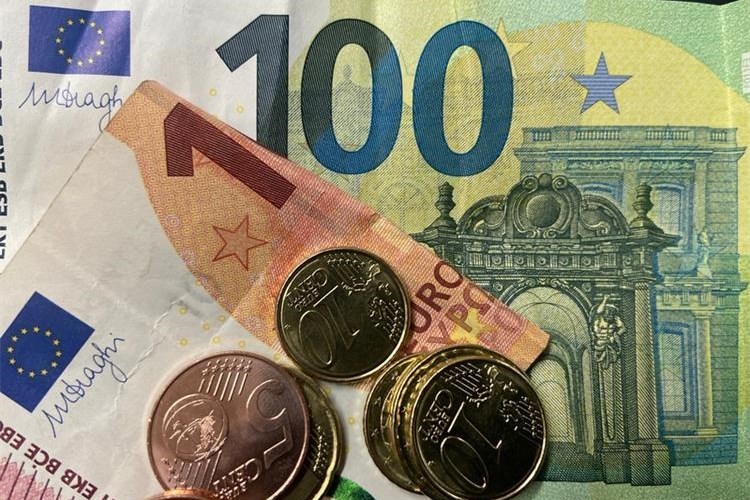 Nova prijevara u Bjelovaru: Lažna djelatnica banke nagovorila 82-godišnjakinju da preda svu svoju ušteđevinu EURI 2