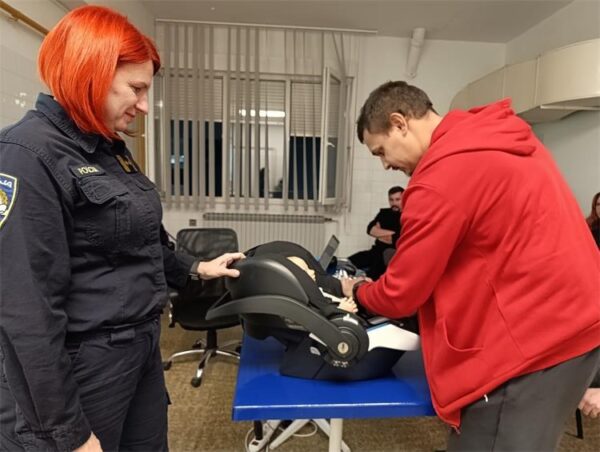 sjedalice policija djeca promet 21 3